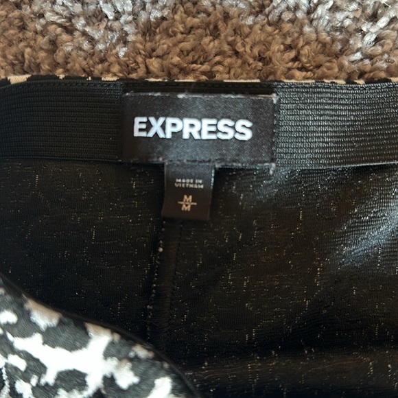 EXPRESS MINI SKIRT ANIMAL PRINT ELASTIC WAIST BLACK/WHITE STRETCH SZ MED - Picture 5 of 7